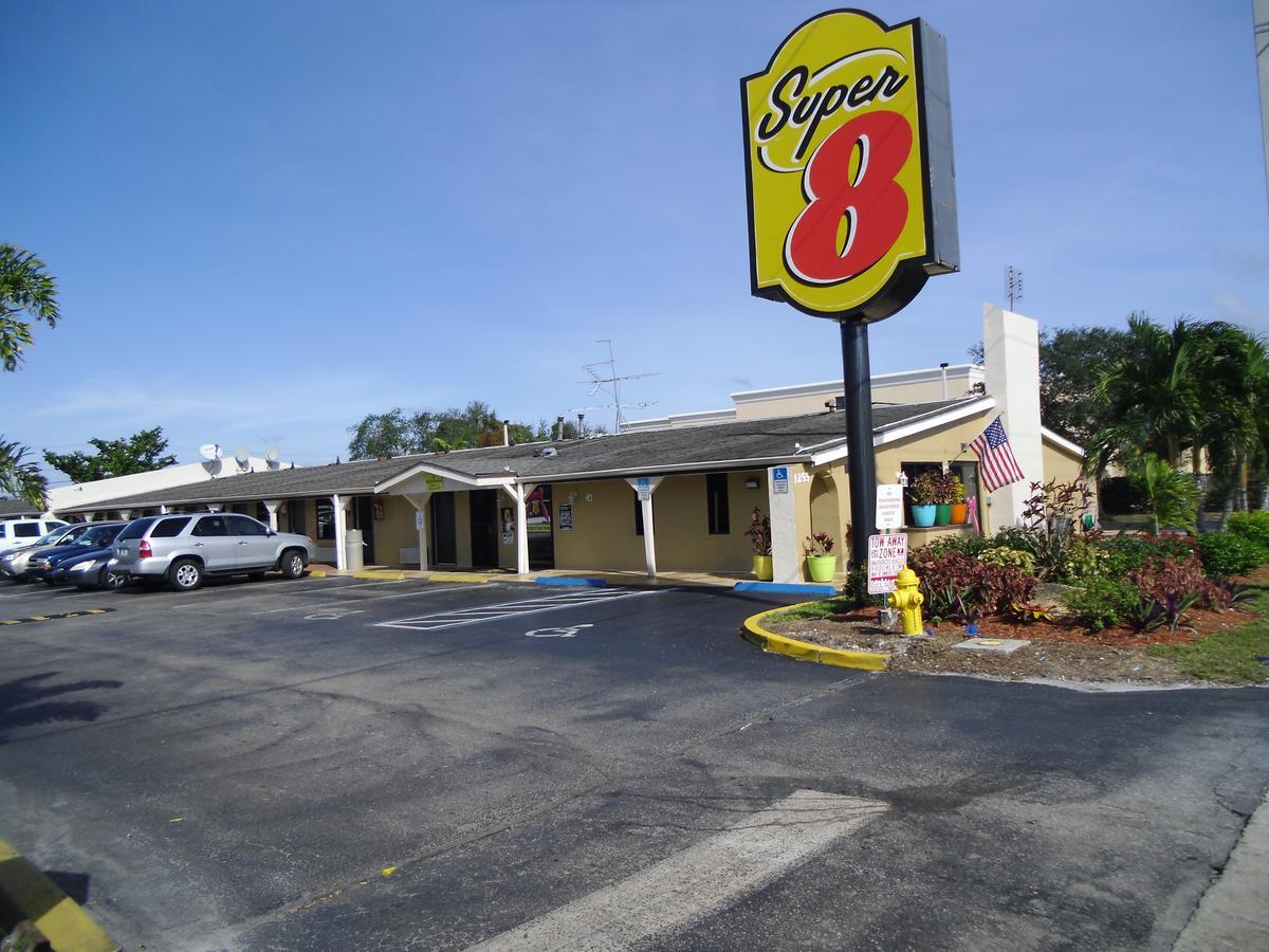 Super 8 By Wyndham Lantana West Palm Beach Room photo