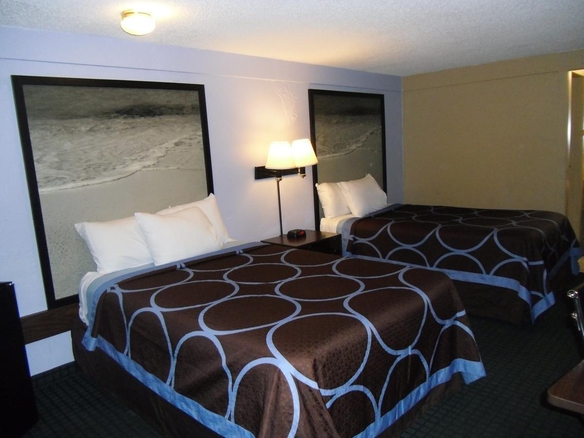 Super 8 By Wyndham Lantana West Palm Beach Exterior photo